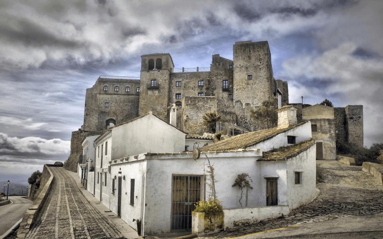 Hotel Tugasa Castillo De Castellar Кастельяр-Де-Ла-Фронтера Экстерьер фото