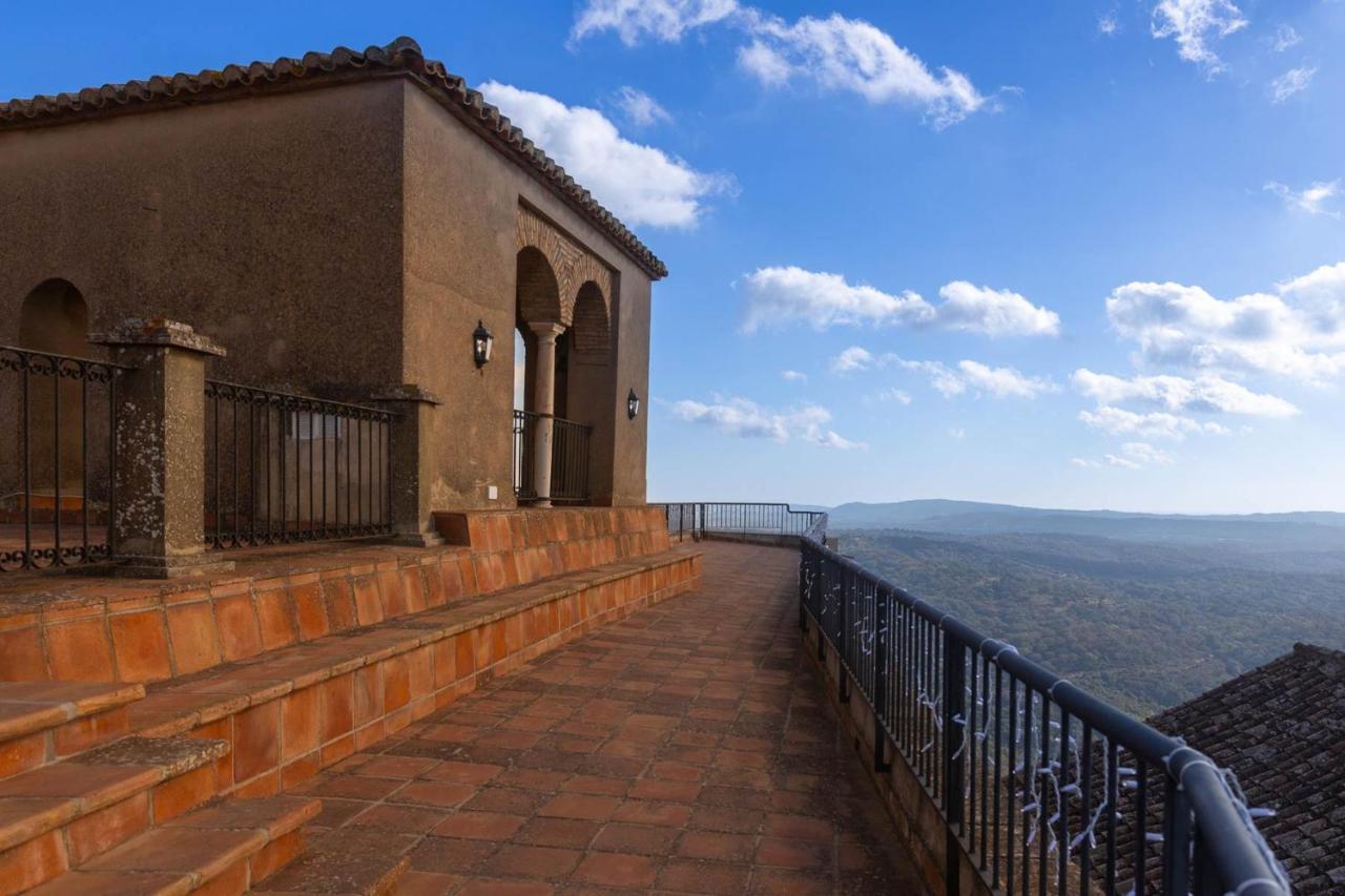 Hotel Tugasa Castillo De Castellar Кастельяр-Де-Ла-Фронтера Экстерьер фото
