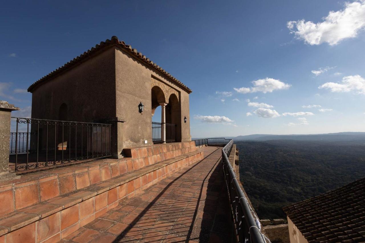 Hotel Tugasa Castillo De Castellar Кастельяр-Де-Ла-Фронтера Экстерьер фото