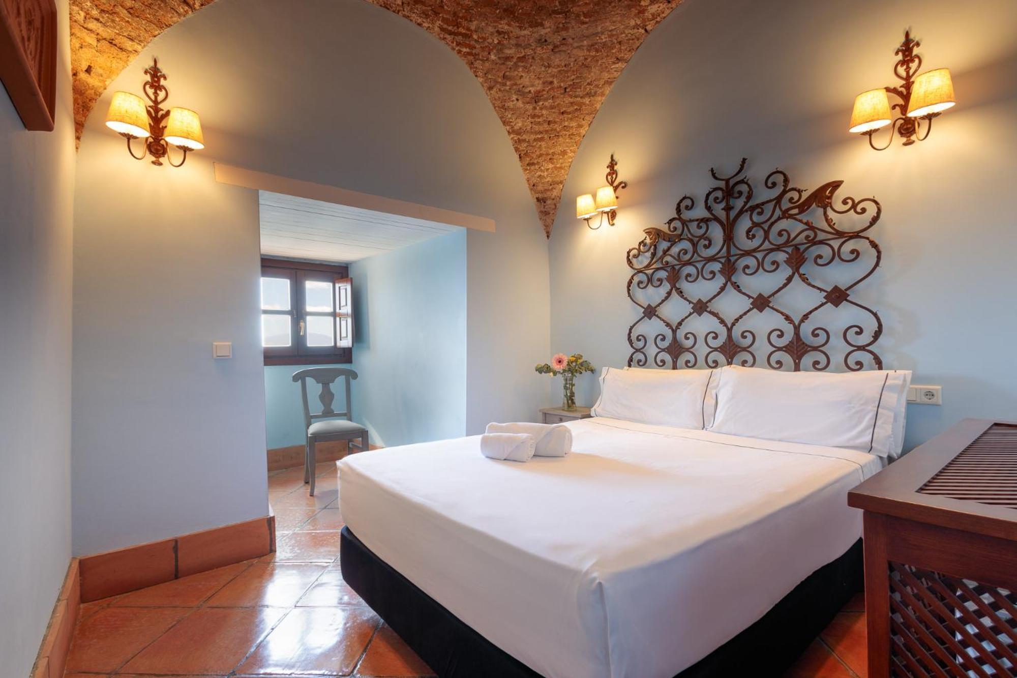 Hotel Tugasa Castillo De Castellar Кастельяр-Де-Ла-Фронтера Экстерьер фото