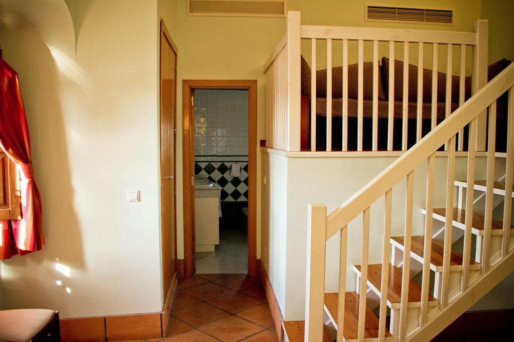 Hotel Tugasa Castillo De Castellar Кастельяр-Де-Ла-Фронтера Номер фото